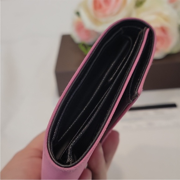 Authentic Prada Velluto Vitel wallet with authenticity card - Picture 5 of 12